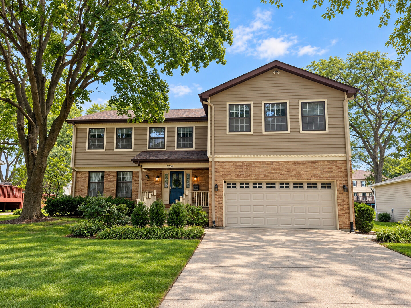 Property Photo: 1708 Cranshire Court IL 60015