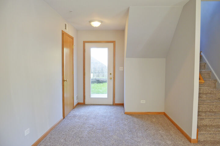Property Photo:  289 Pamela Court  IL 60002 