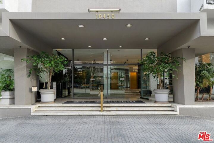Property Photo:  10450 Wilshire Boulevard 4F  CA 90024 