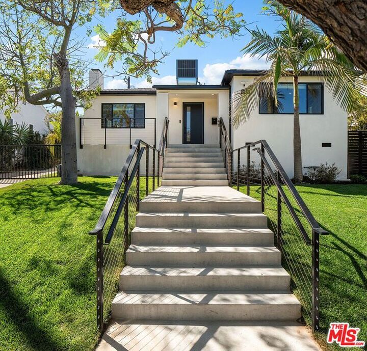 Property Photo:  3113 Mountain View Avenue  CA 90066 