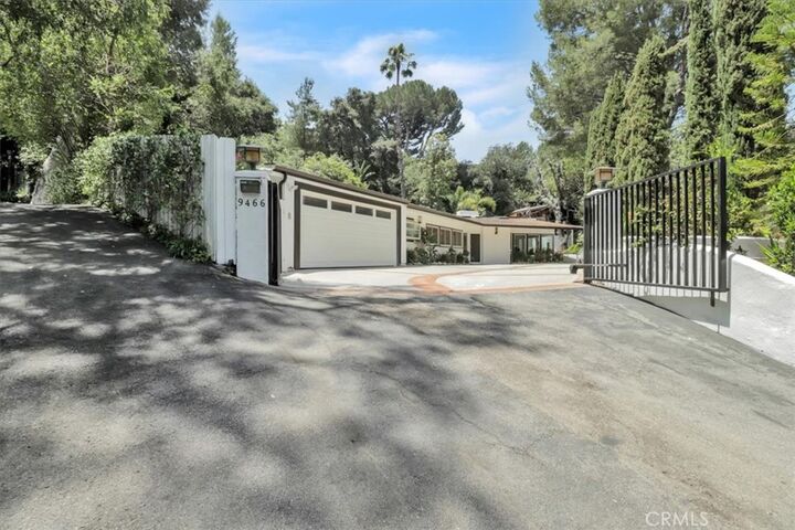 Property Photo:  9466 Hidden Valley Place  CA 90210 