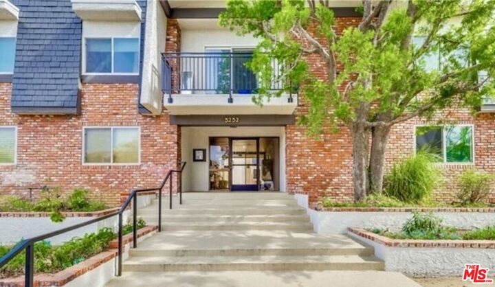 Property Photo:  5252 Coldwater Canyon Avenue 207  CA 91401 