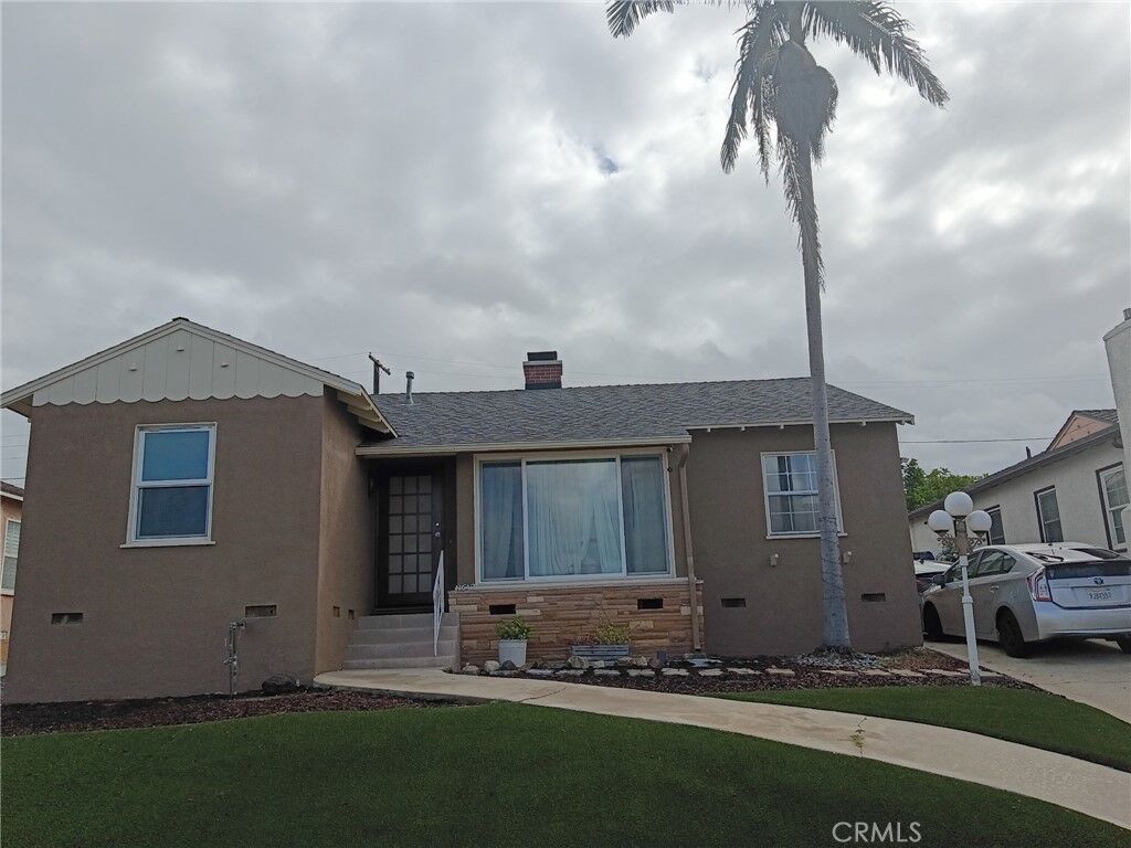 Property Photo: 11642 Ruthelen CA 90047
