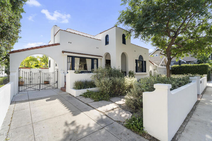 Property Photo: 2816 E 3rd Street CA 90814