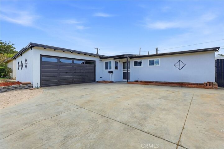 Property Photo: 44015 3rd E CA 93535