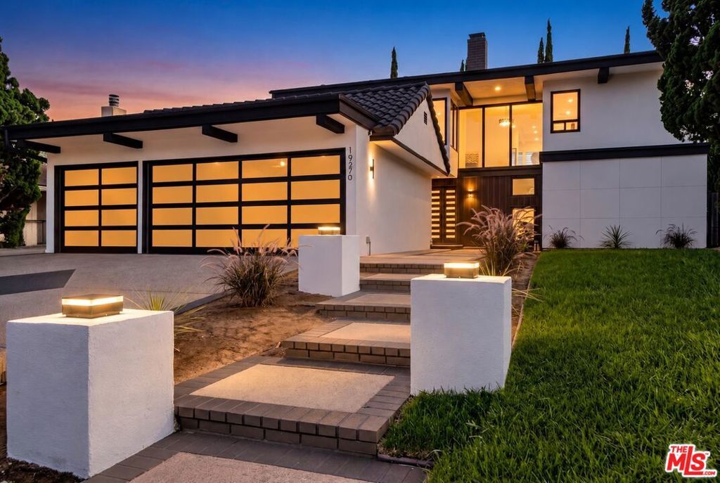 Property Photo: 19270 Ludlow Street CA 91324