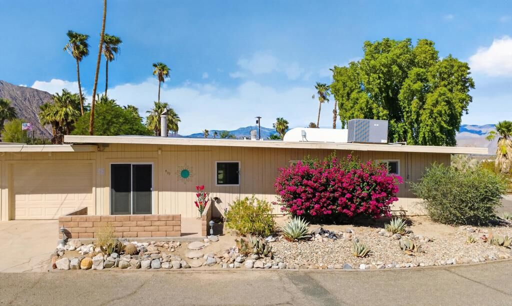 Property Photo:  439 Sun And Shadows Dr  CA 92004 