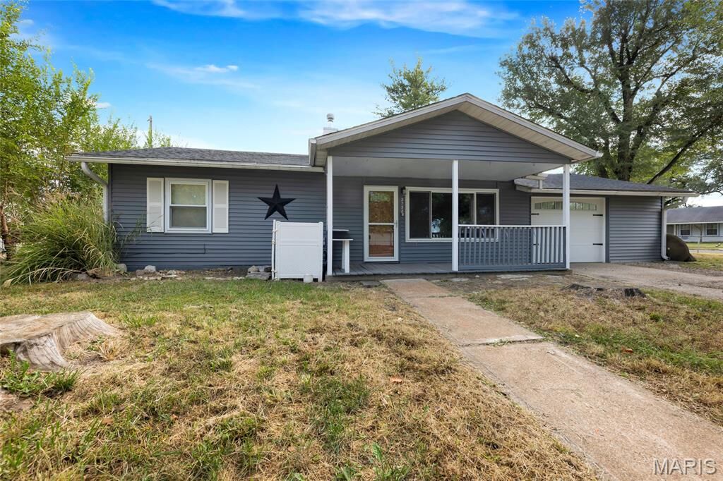Property Photo:  2732 Willow Avenue  IL 62040 