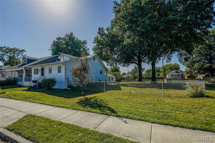 Property Photo:  3017 Buxton Avenue  IL 62040 