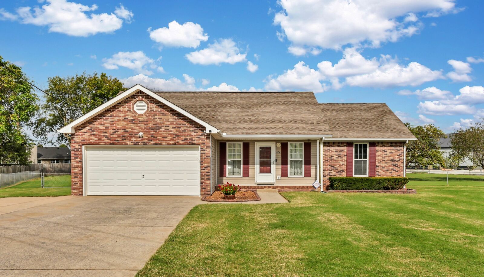 Property Photo: 1404 Elliott Ct TN 37042