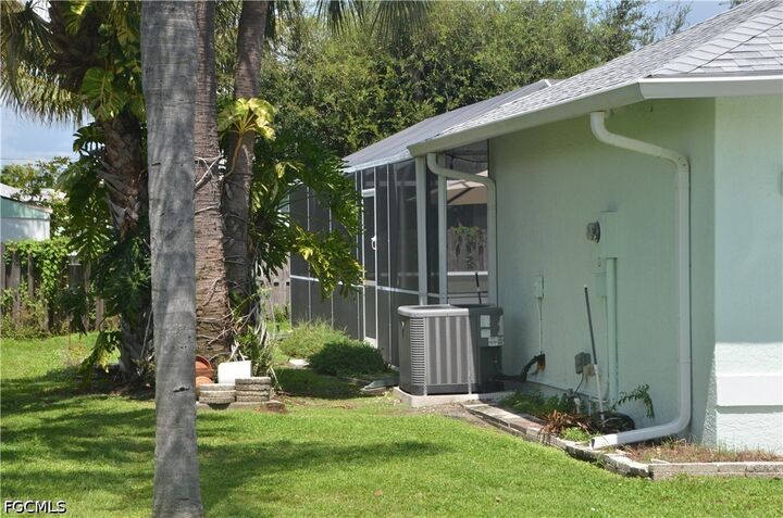 Property Photo:  13531 Fern Trail Drive  FL 33903 