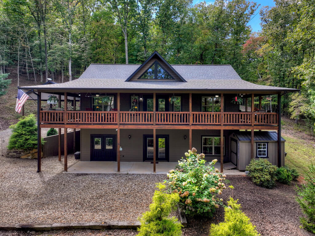 Property Photo:  512 Star Creek Crossing  GA 30560 