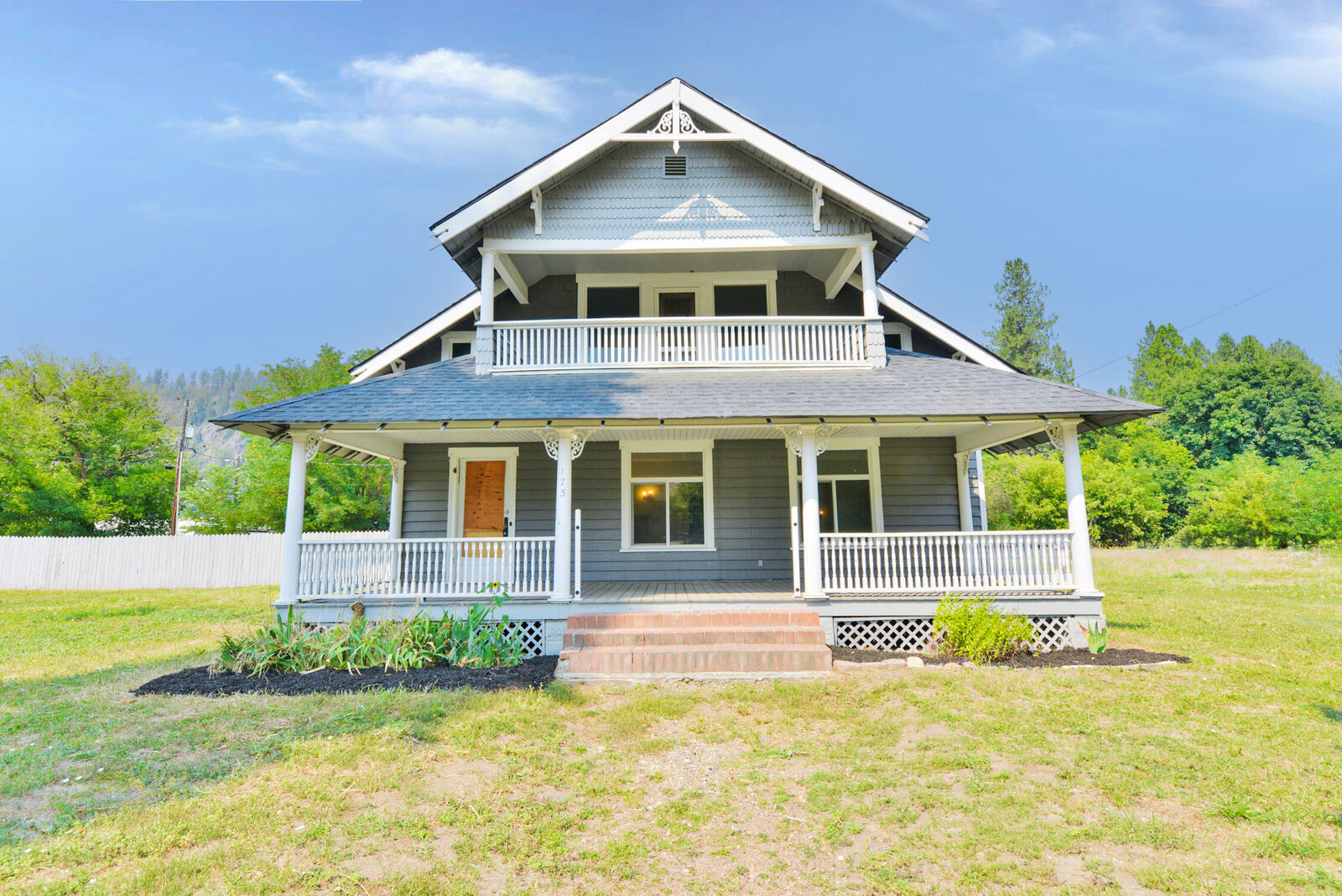 Property Photo: 175 E 5th Ave WA 99141