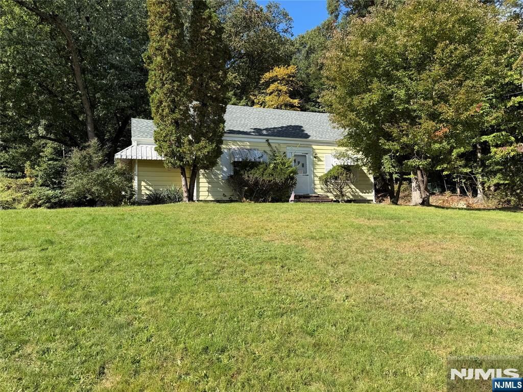 Property Photo:  304 Goffle Road  NJ 07506 