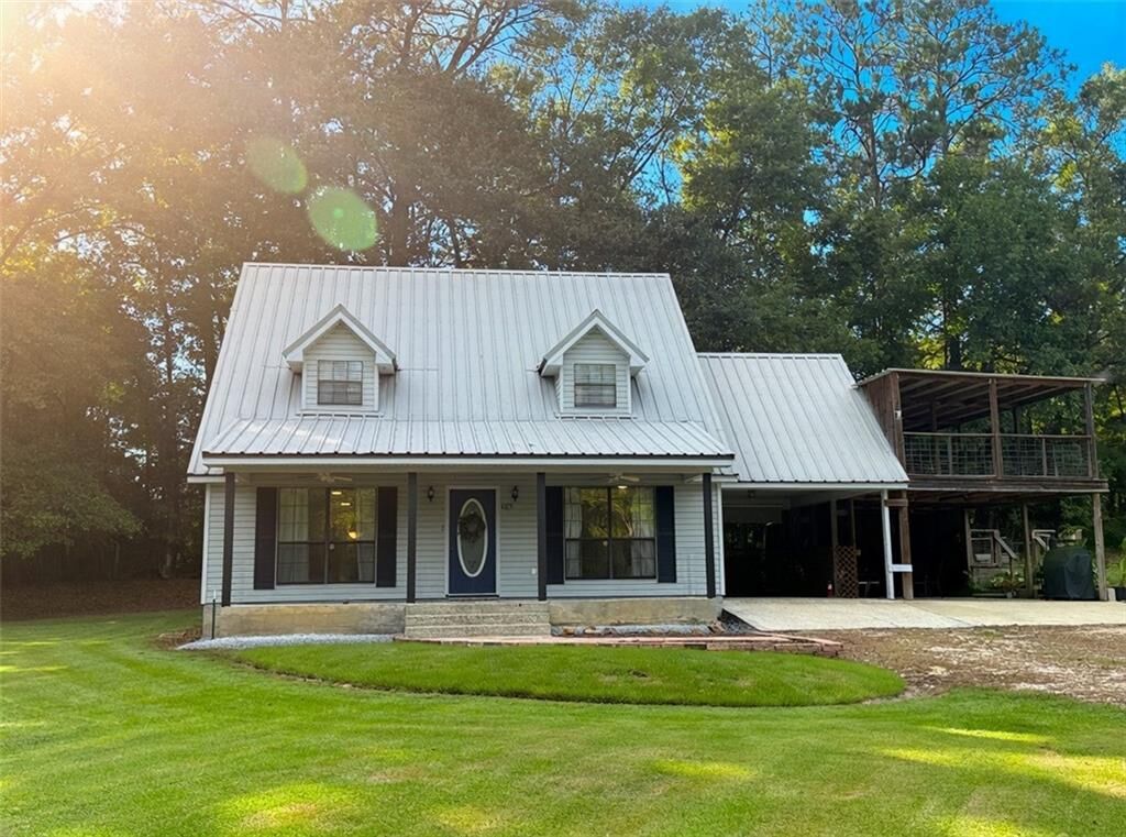 Property Photo:  18079 Country Lane  LA 70427 