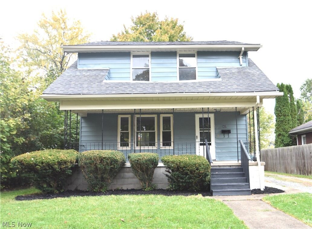 Property Photo:  637 Woodbine Avenue SE  OH 44483 