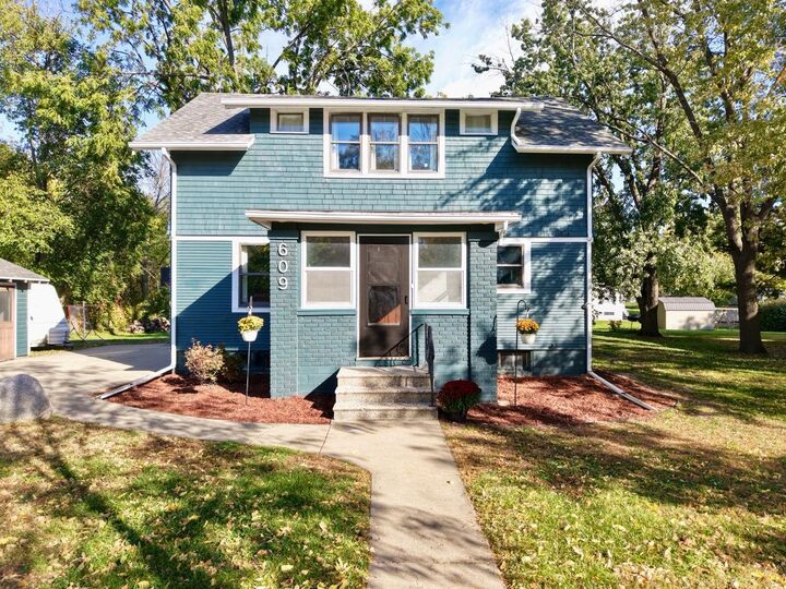Property Photo: 609 6th Avenue MN 56159
