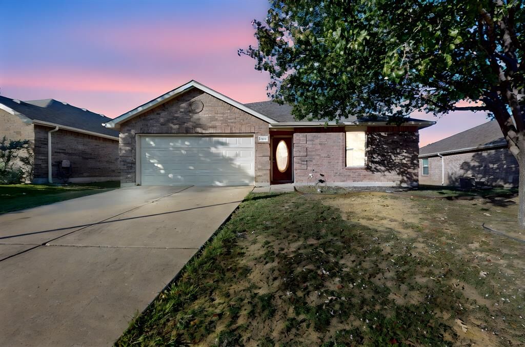Property Photo: 1449 Waterford Drive TX 75068