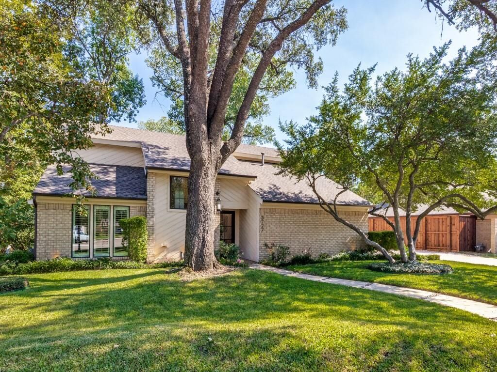 Property Photo:  3722 Wooded Creek Drive  TX 75244 