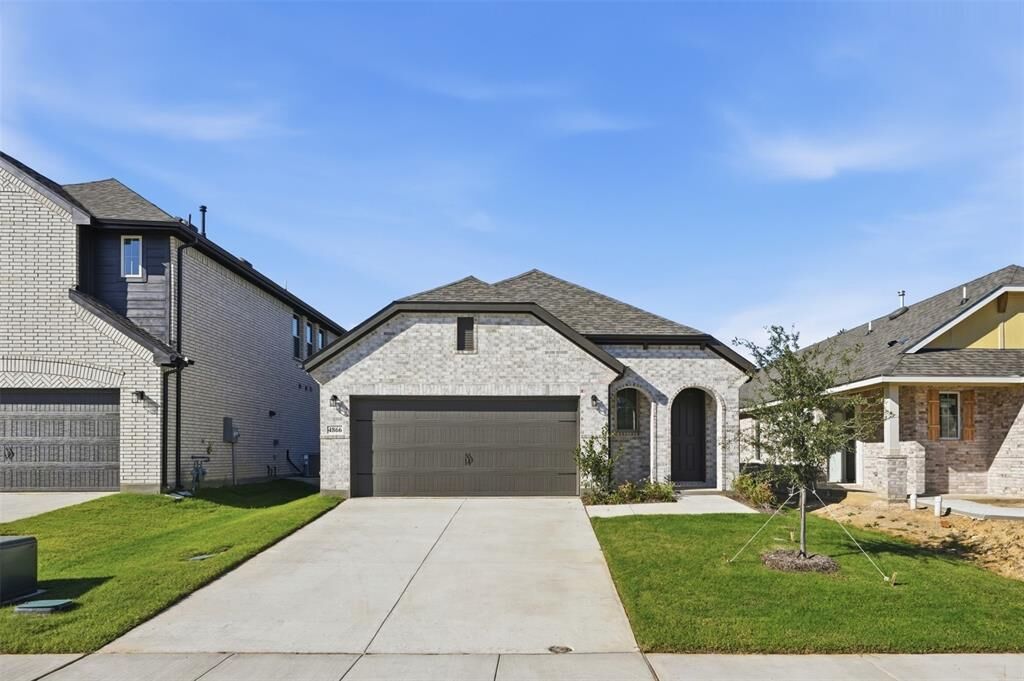 Property Photo: 4866 Heirloom Lane N TX 75009