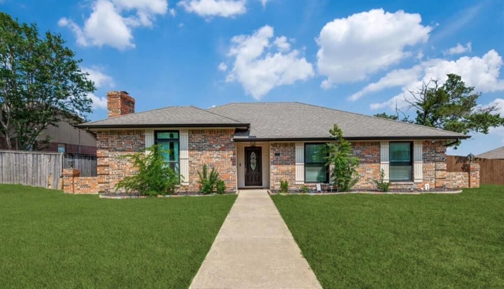 Property Photo:  171 Wildwood Drive  TX 75115 