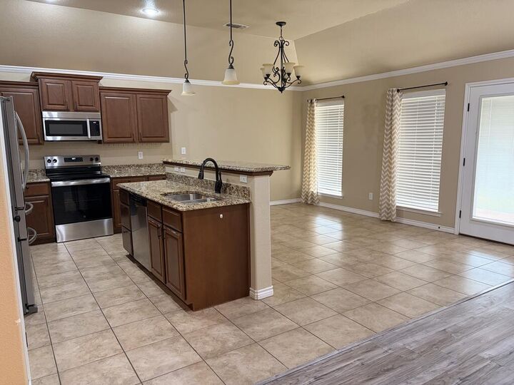 Property Photo: 3802 41st St TX 79549