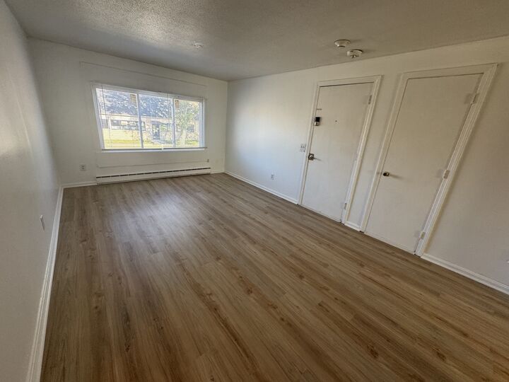 Property Photo:  340 Appleton St 4  MA 01040 