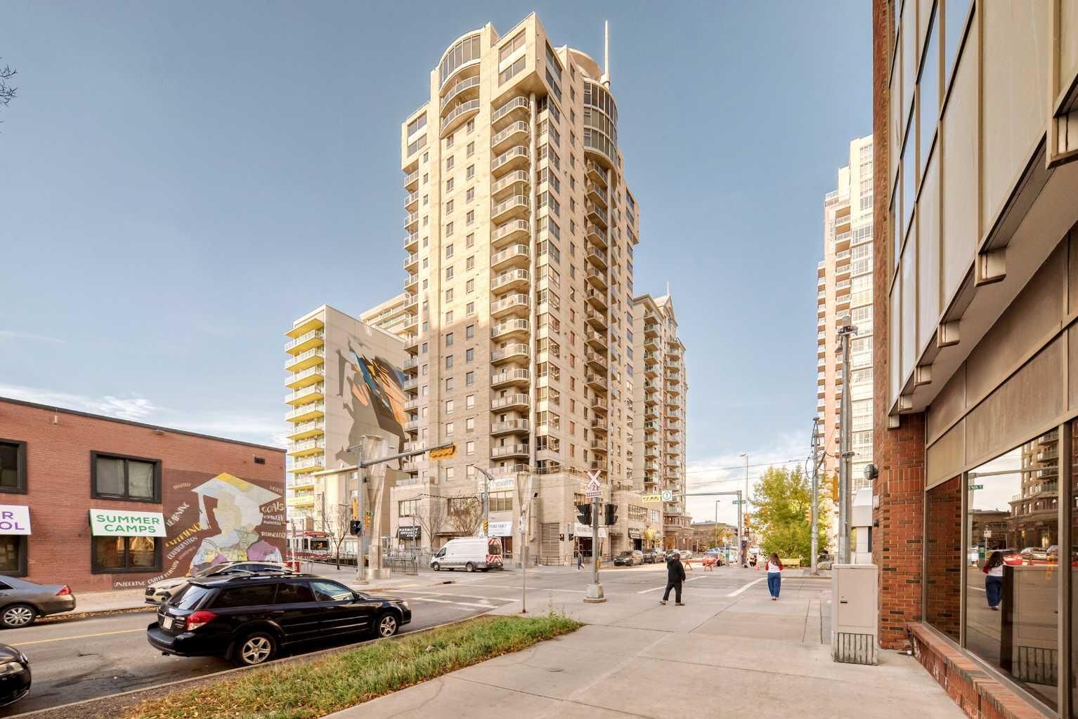 Property Photo: 683 10 Street SW 1405 AB T2P 5G3