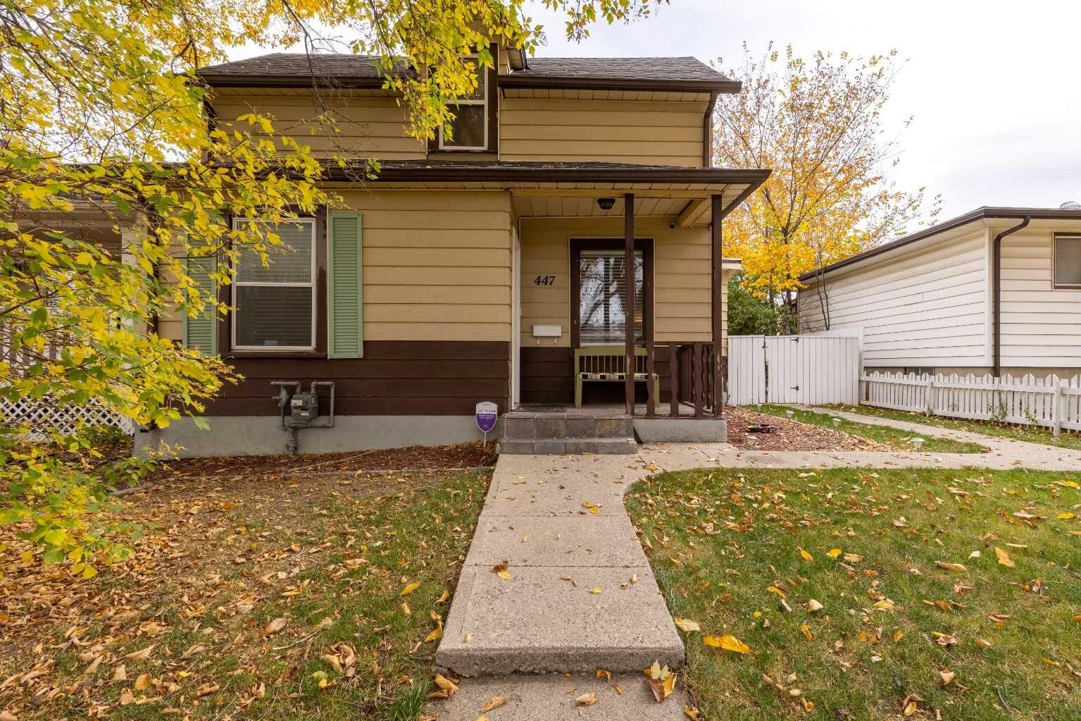 Property Photo:  447 20 Street N  AB T1H 3N2 