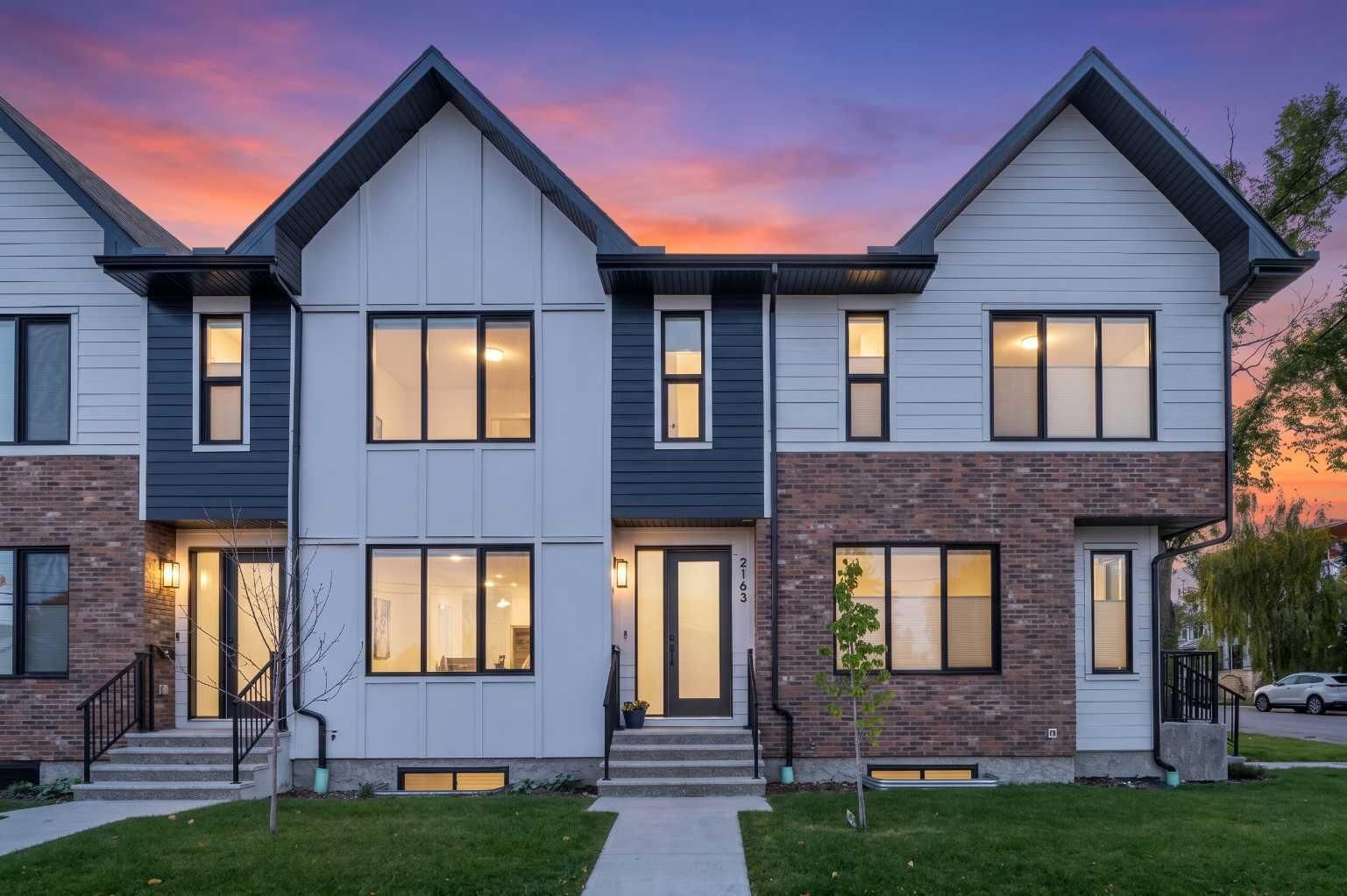 Property Photo:  2183 49 Avenue SW  AB T2T 5C1 