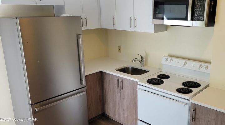Property Photo:  1731 Rolling Hills Drive  PA 18466 
