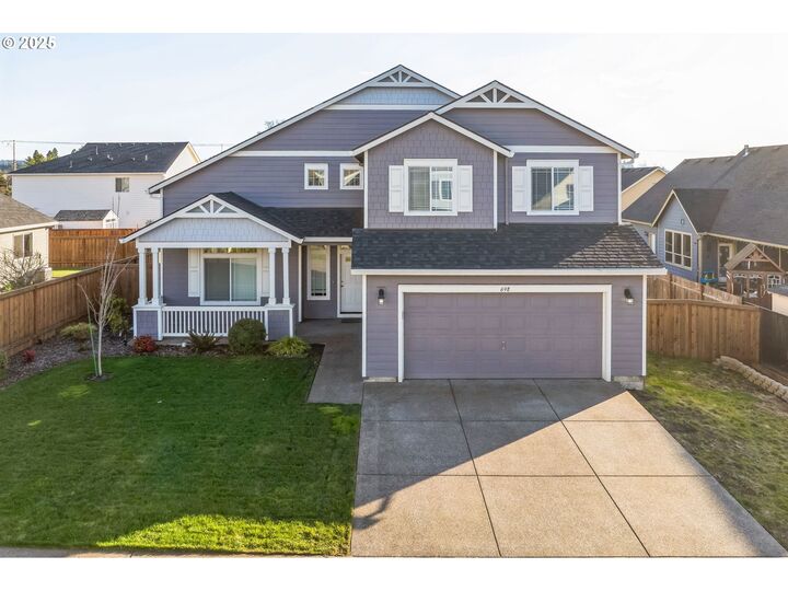 Property Photo:  698 Stewart Dr  OR 97038 
