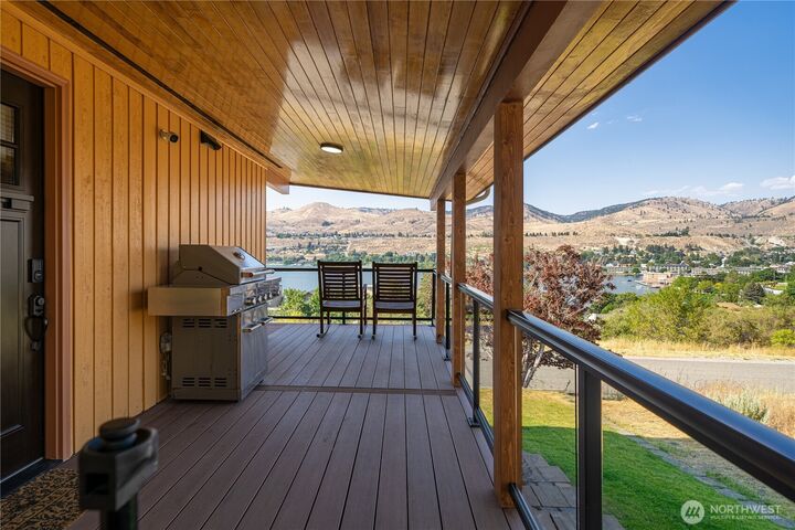 Property Photo:  621  Mountain View Dr  WA 98816 