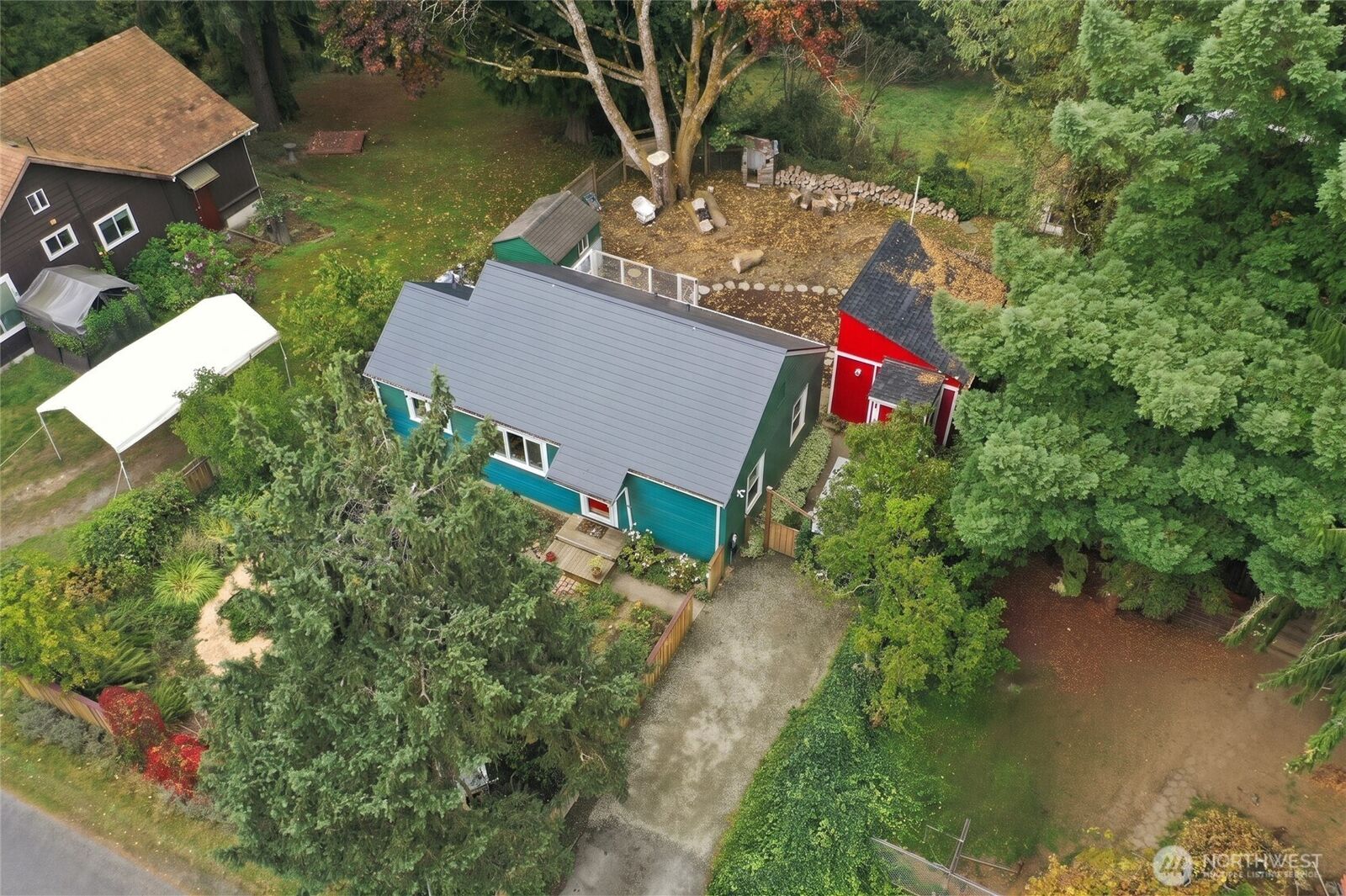 Property Photo:  923 S Bay Road NE  WA 98506 