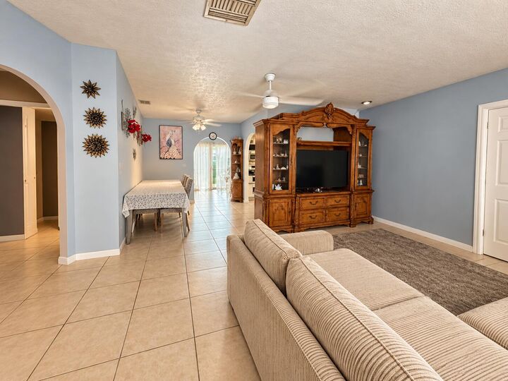 Property Photo: 3464 Artesian Drive FL 33462