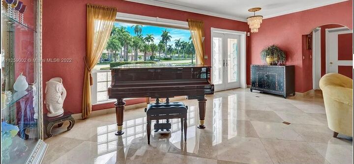 Property Photo: 1200 Hollywood Boulevard FL 33019
