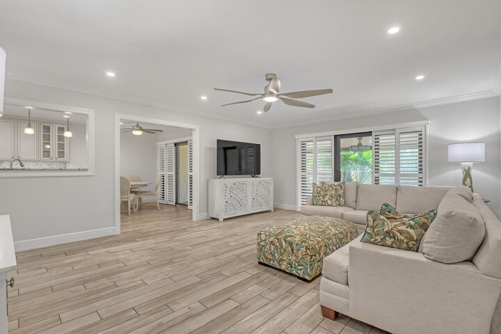 Property Photo:  131 Palm Avenue 31  FL 33477 