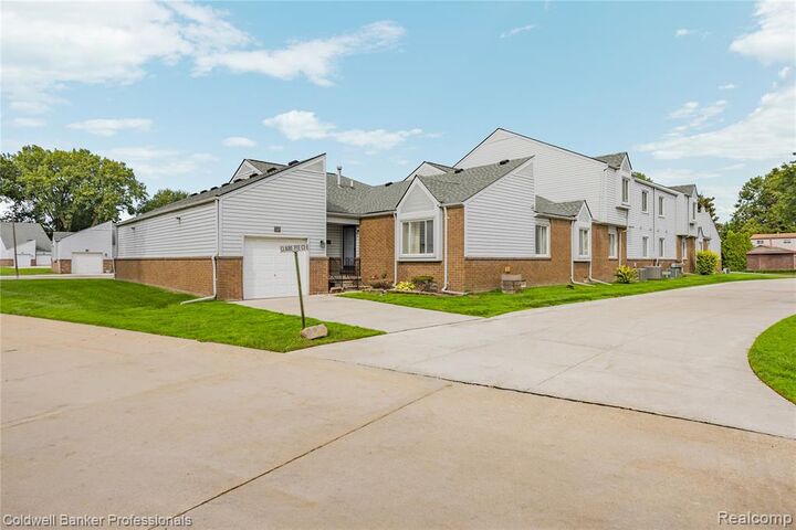 Property Photo: 715 Claire Pointe Court E MI 48081