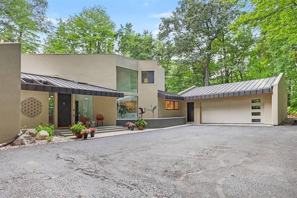 Property Photo:  10109 Hathaway Drive  MI 48838 