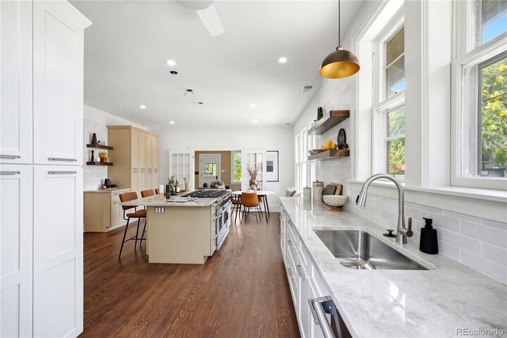 Property Photo: 800 S Emerson Street CO 80209