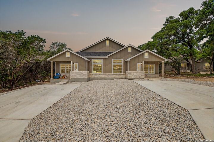 Property Photo:  2908 Puter Creek Rd B  TX 78070 