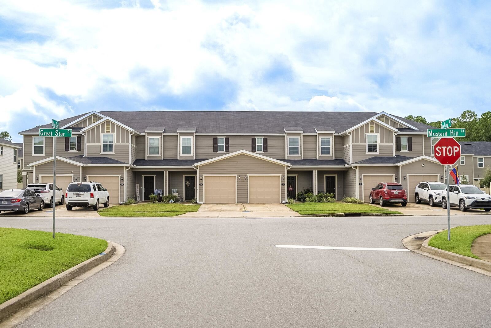 Property Photo: 12 Great Star Ct FL 32086