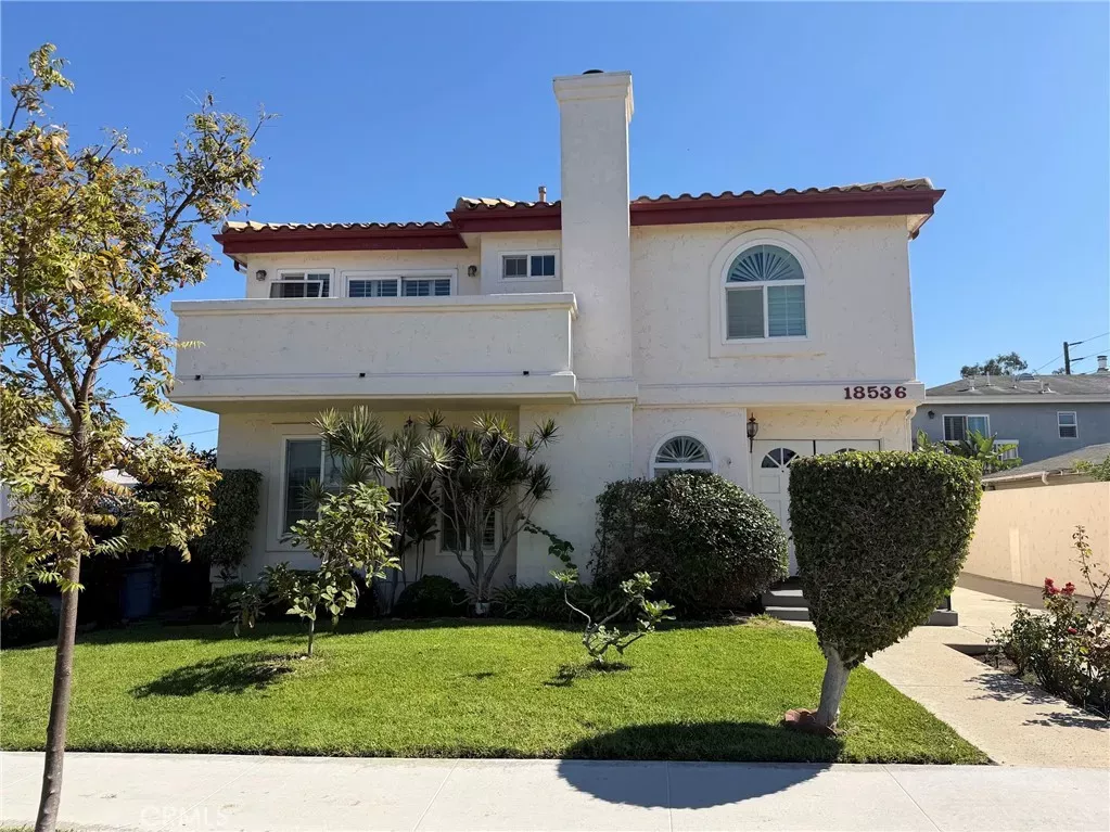 Property Photo:  18536 Ashley Avenue  CA 90504 