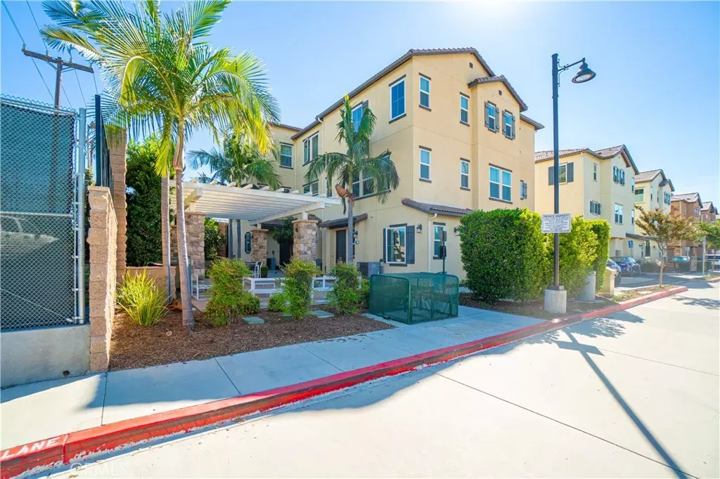 Property Photo:  794 N Ethan Way  CA 92805 
