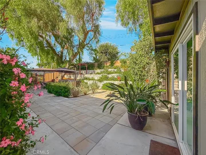 Property Photo:  743 Spalding Street  CA 91360 