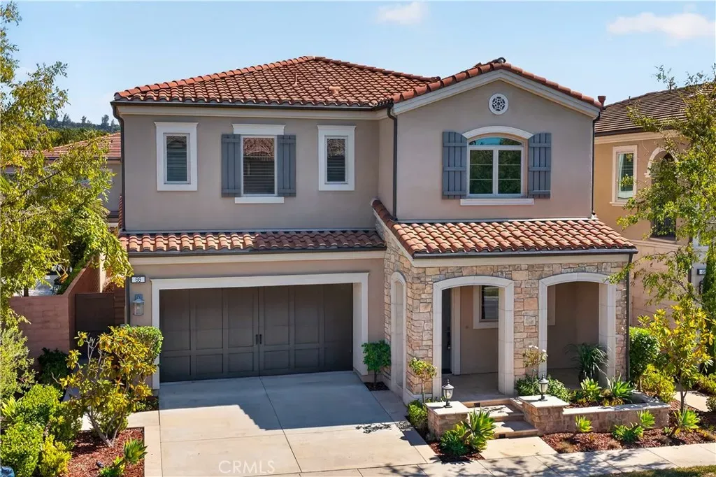 Property Photo:  66 Royal Pne  CA 92602 