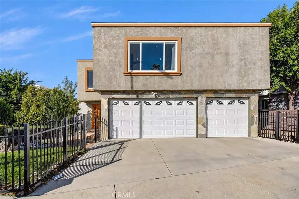 Property Photo:  22763 Macfarlane  CA 91364 