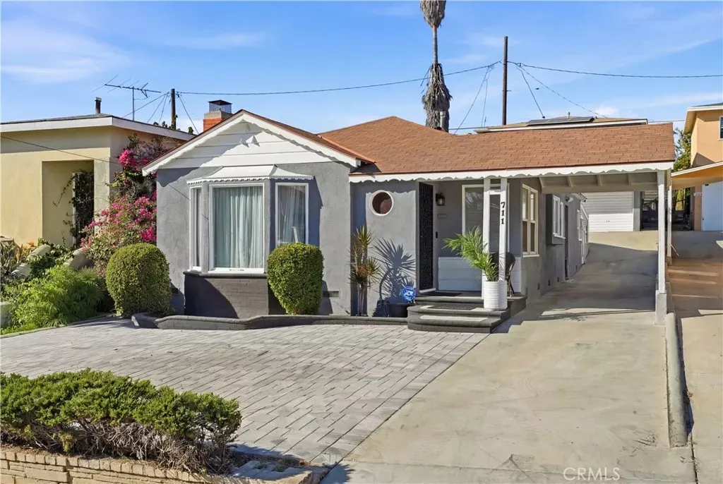 Property Photo: 711 Stepney Street CA 90302