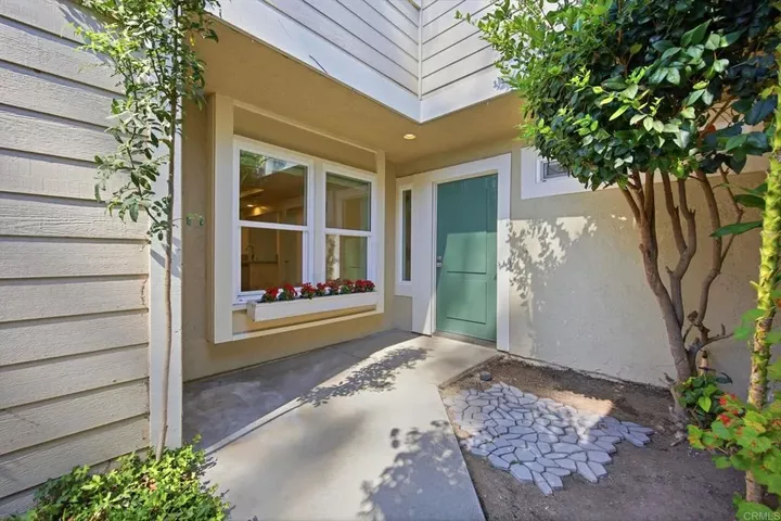 Property Photo:  4 Windwood  CA 92604 