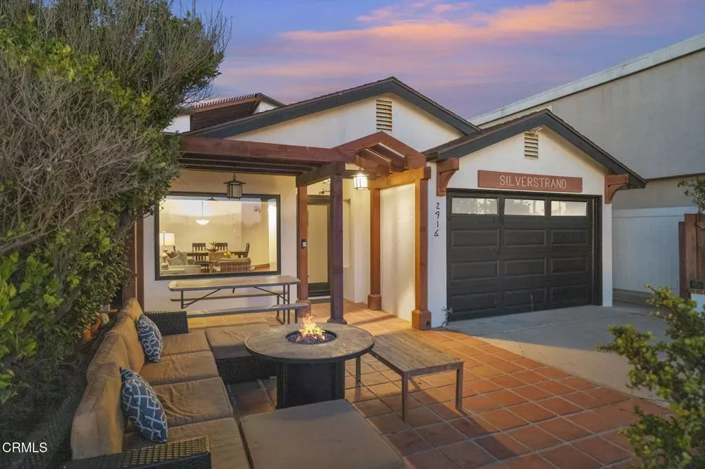 Property Photo:  2916 Lakeshore Court  CA 93035 